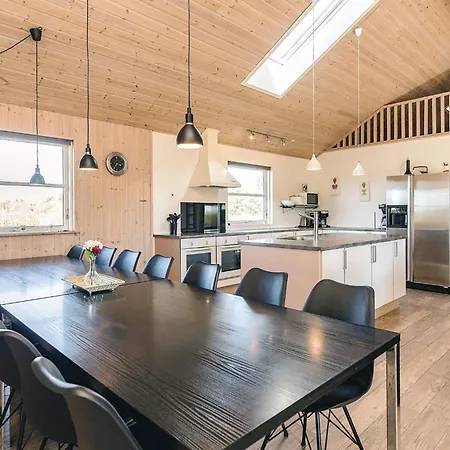 16 Person In Lokken-by Traum