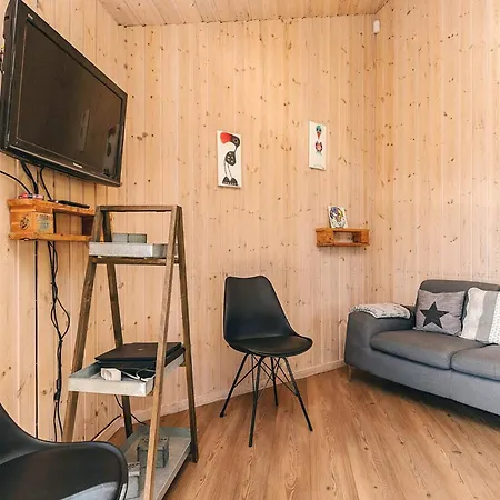 16 Person In Lokken-by Traum