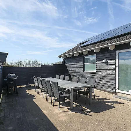 16 Person In Lokken-by Traum *